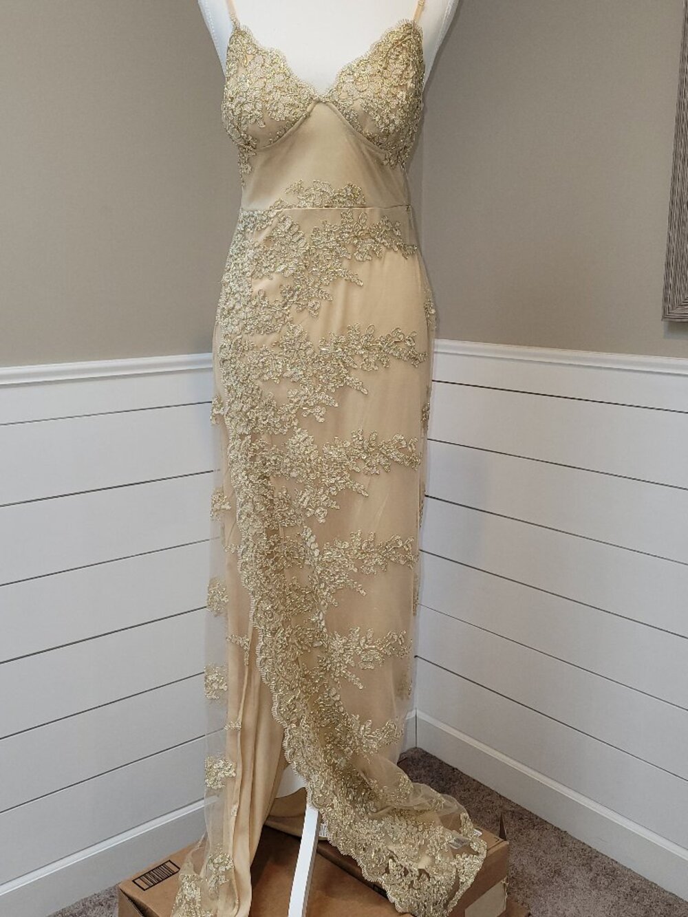 Winsdor Gold Formal Gown w /Applique & Slit -Size approx S (see measurements)